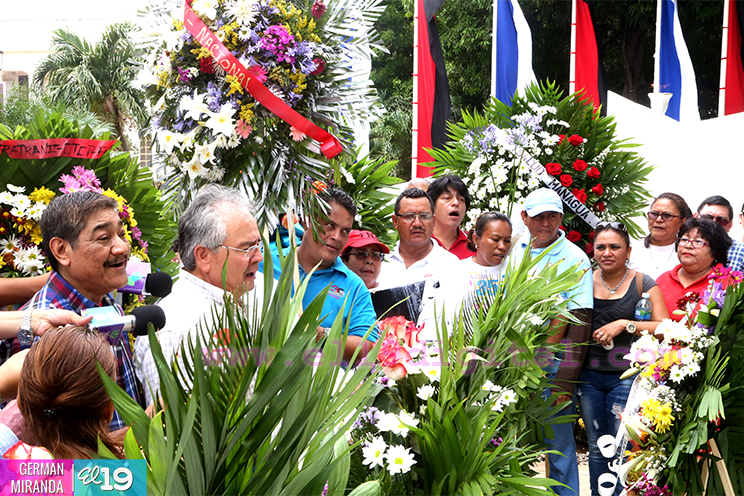 Una Flor para Tom&aacute;s
